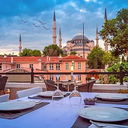 מלון Sarnic Ottoman Mansion 3*